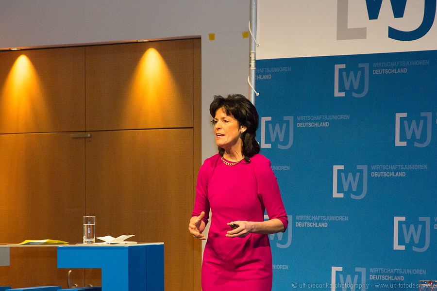 Smart Chefin Annette Winkler bei der Delegiertenversammlung der Wirtschaftsjunioren Deutschland
